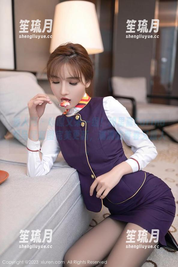 秀人网 - 咔嚓又来一组！绮里嘉Carina双马尾套图完美更新，满满的青春又撩人。