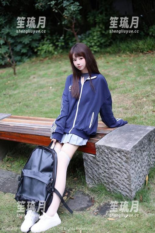 秀人网-美昕Yumi 秀人网 - 美昕Yumi的教室—原图之旅,尝试沉默中的小思想。