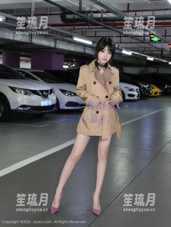 秀人网-舞媚歆 秀人网 - 重返古堡?舞媚歆带你探访她的私房女仆照片。