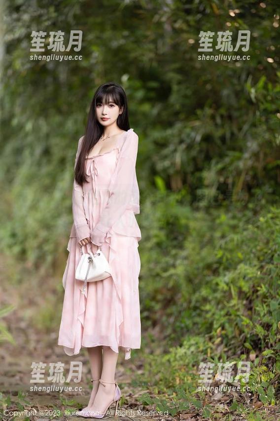 秀人网 - 虞姬儿的这个自拍，图包是为了让人沉迷吗？