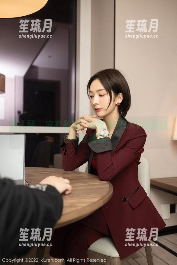 秀人网-陈雅漫VICKY 秀人网 - 内衣私拍:陈雅漫VICKY也能抽出一丝搞怪?