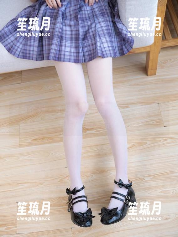 紧急企划-小恩 紧急企划 - 小恩的裸足合集——光脚的不怕穿鞋的,哈哈