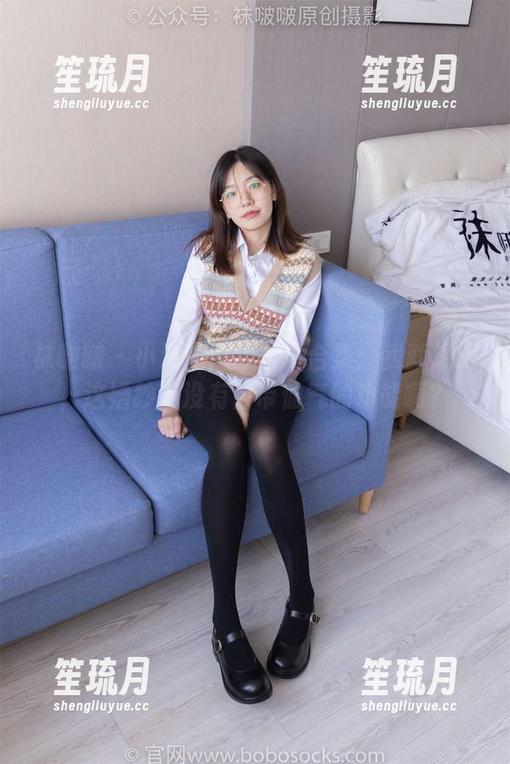 袜啵啵 - 小淳的婚纱写真合集：我就想问，这婚纱有没有自带仙气的功能啊？