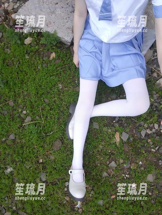 一波最新！西尔酱cos纯白花嫁，气氛塑造得真巧妙啊！