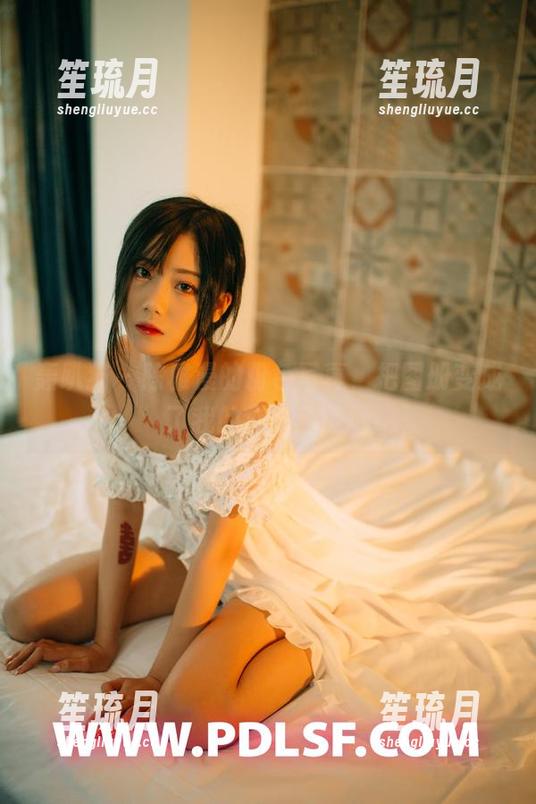 轰趴猫 - 陈雅漫的粉色写真，把图册变成了我的心事承载地