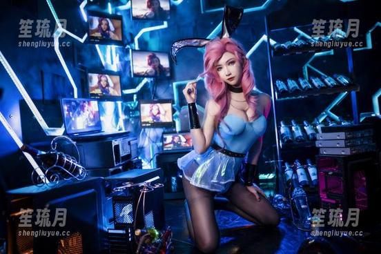 阮邑Fairy 在高清图册中,阮邑Fairy的学妹造型就像个校园武林高手!