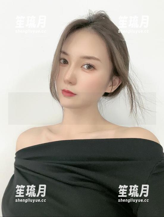 陈大小姐 微密圈 - 陈大小姐的短裤合集,完全没有圣光,灯光随意得很。
