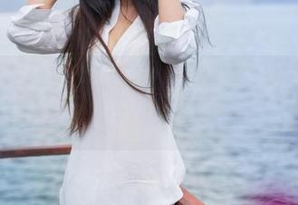 青豆客 – 伍月yuer的美脚，网盘里就像藏着梦想，看的同时忍不住思索人生。