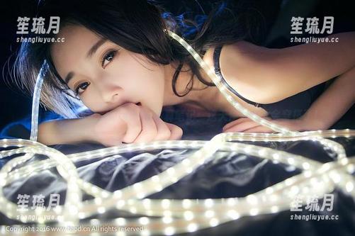 青豆客-黄可christine 青豆客 - 黄可christine写真笔记:这天使真的太会穿搭了!