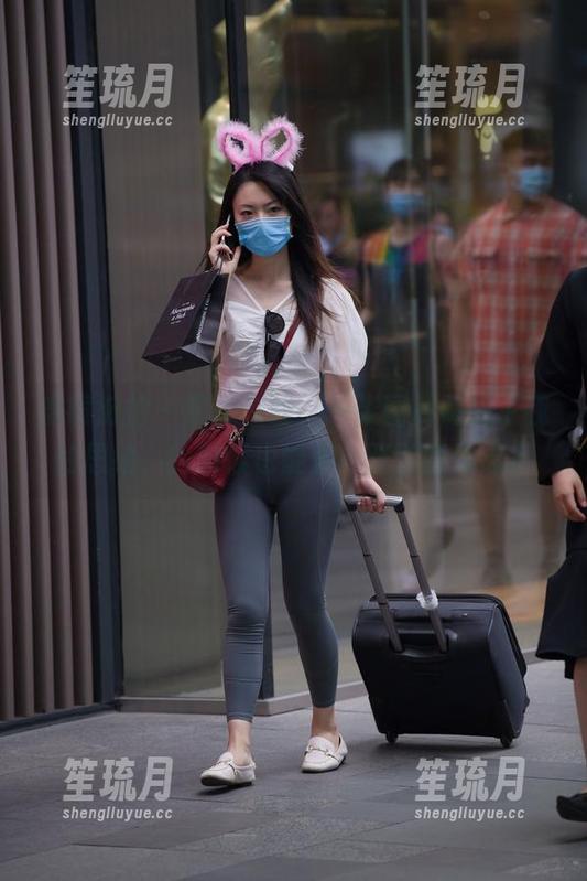 魔镜街拍 - 凯恩在线，一张图片照亮了我的思绪，啥时候也能来一张给我留念？